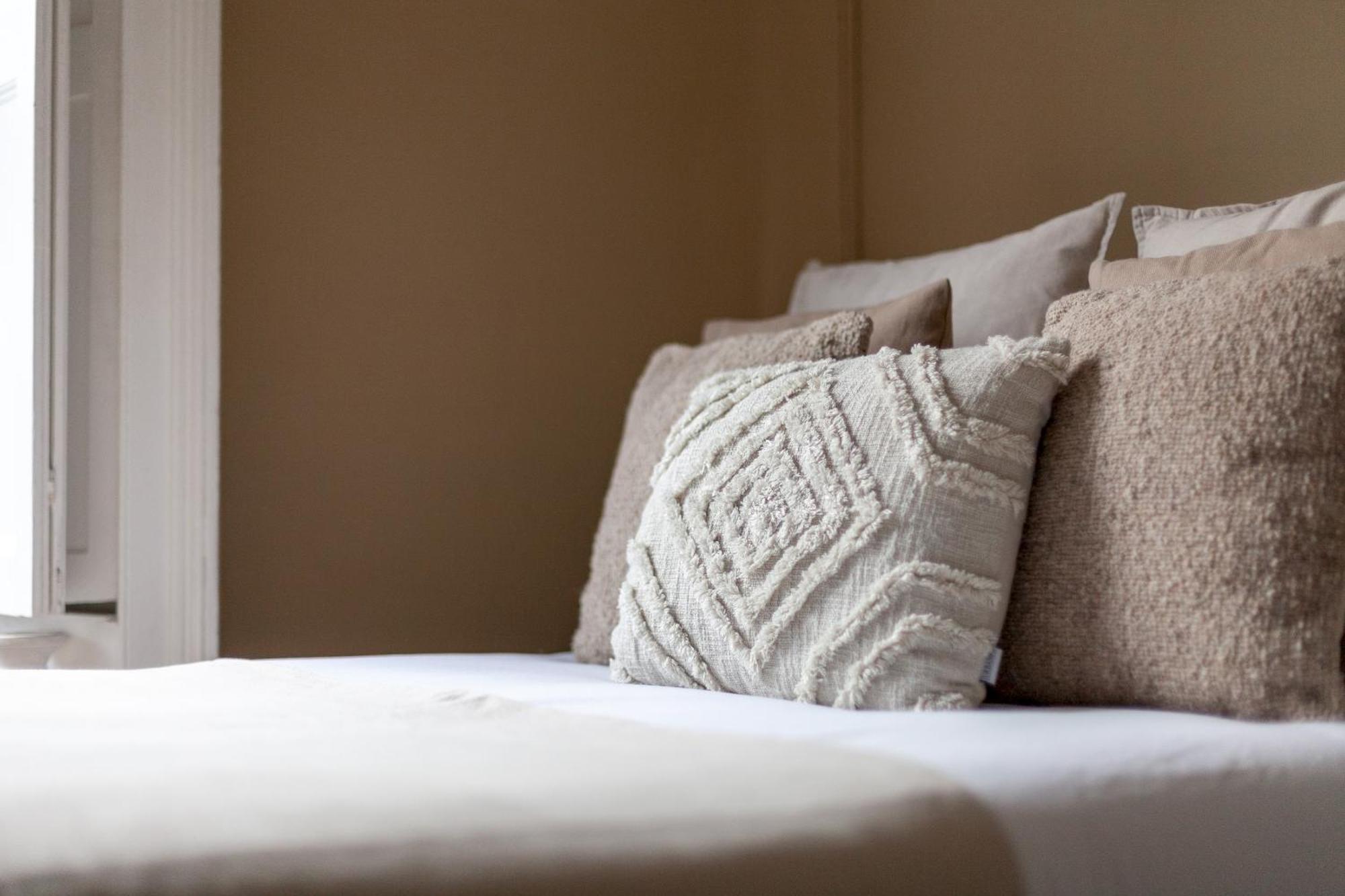 The New Cross Premier Rooms London Exterior photo